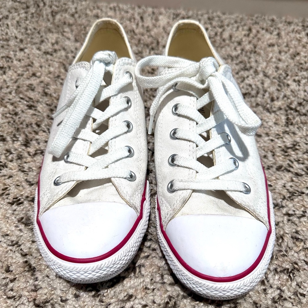 Gently Used Women’s Converse Chuck Taylor Dainty Ox Women's Shoes White Size 8
